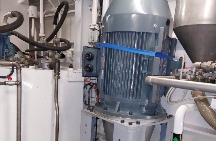 Installation centrale hydraulique sur pétrolier
